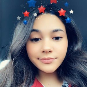 Meet your Posher, Micayla